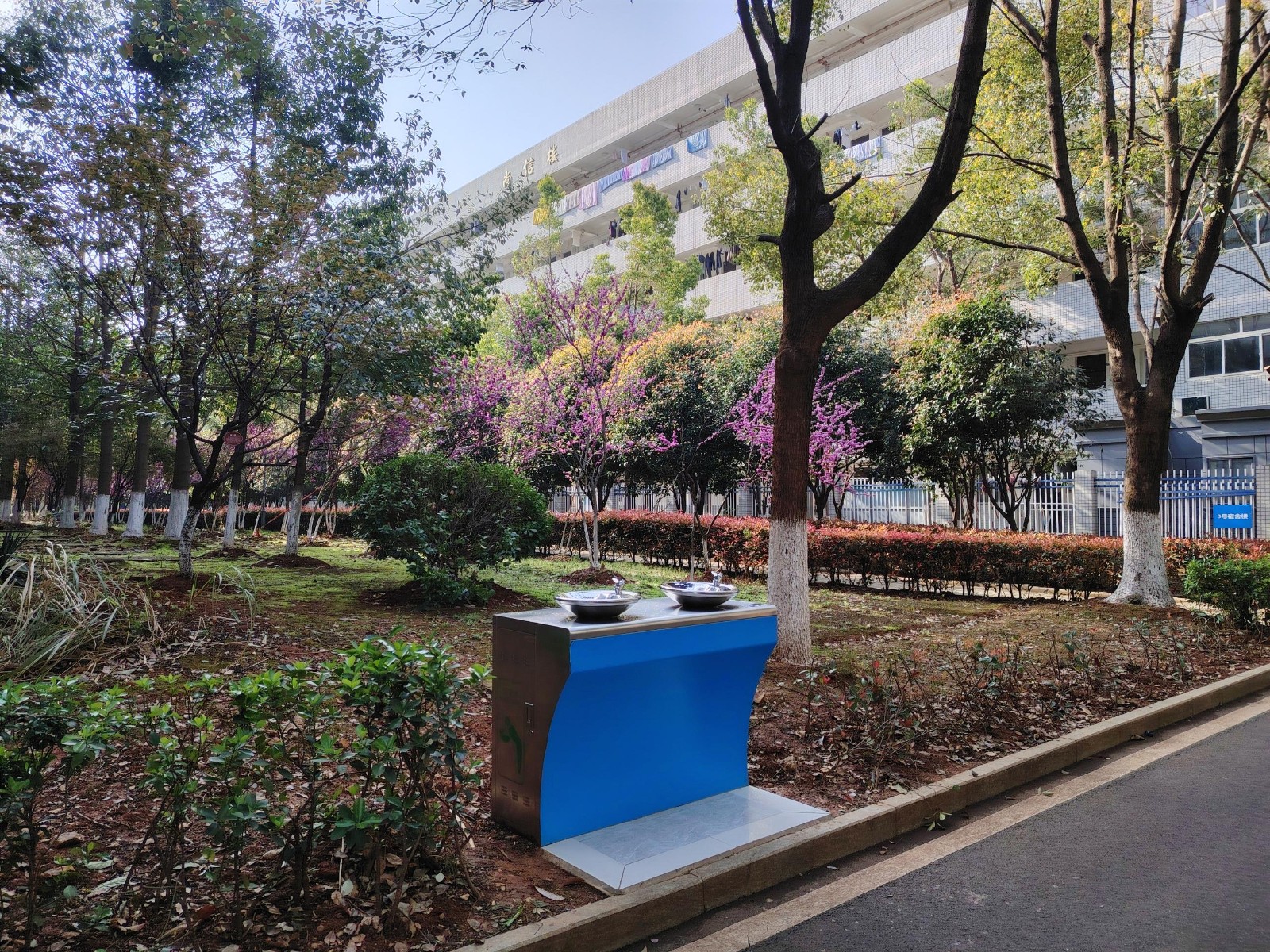 學校案例——愉升戶外飲水臺進駐武漢市交通學校